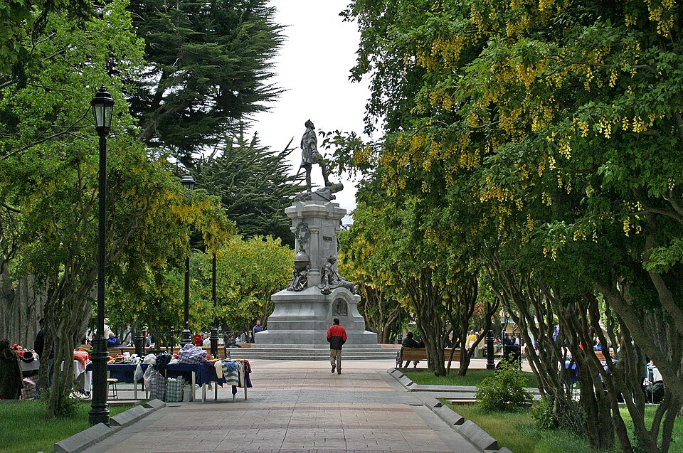 00ß 2930. Punta Arenas Chile