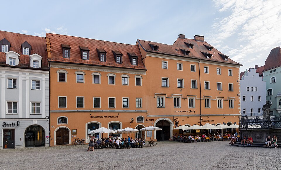 Regensburg, Haidplatz, 2017 06 CN 02