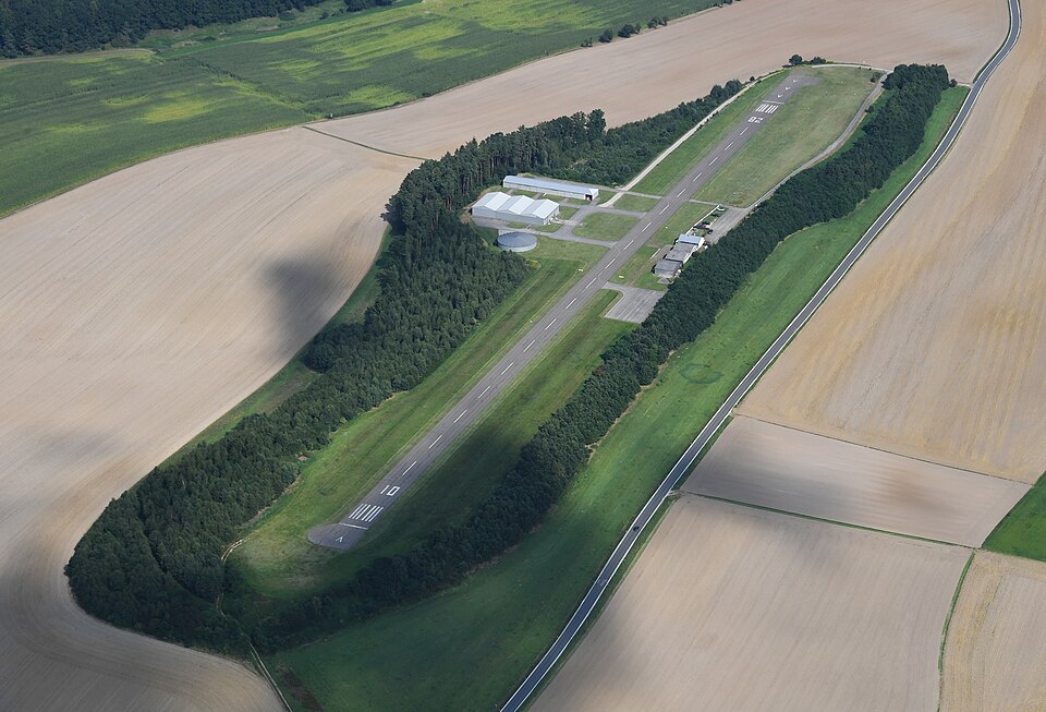 Aerial image of the Regensburg Oberhub airfield