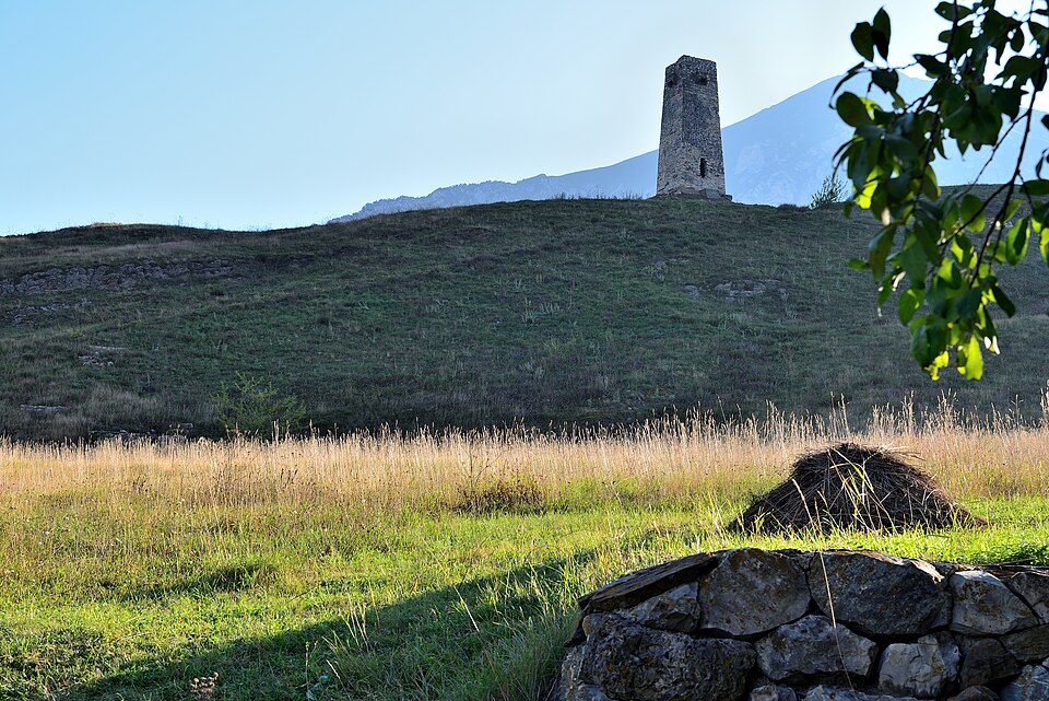 Tower guard Alikovich. Dargavs. the slope of the mountain Rimini rag