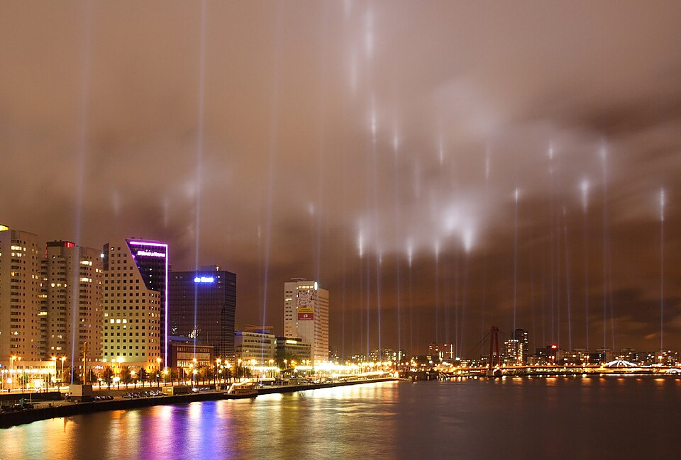 HerdenkingVuurgrensRotterdam1940 2007 edit1
