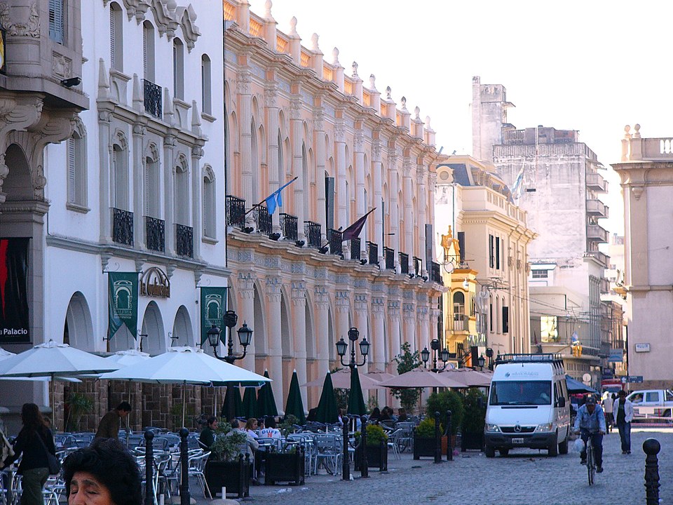 Salta Square2