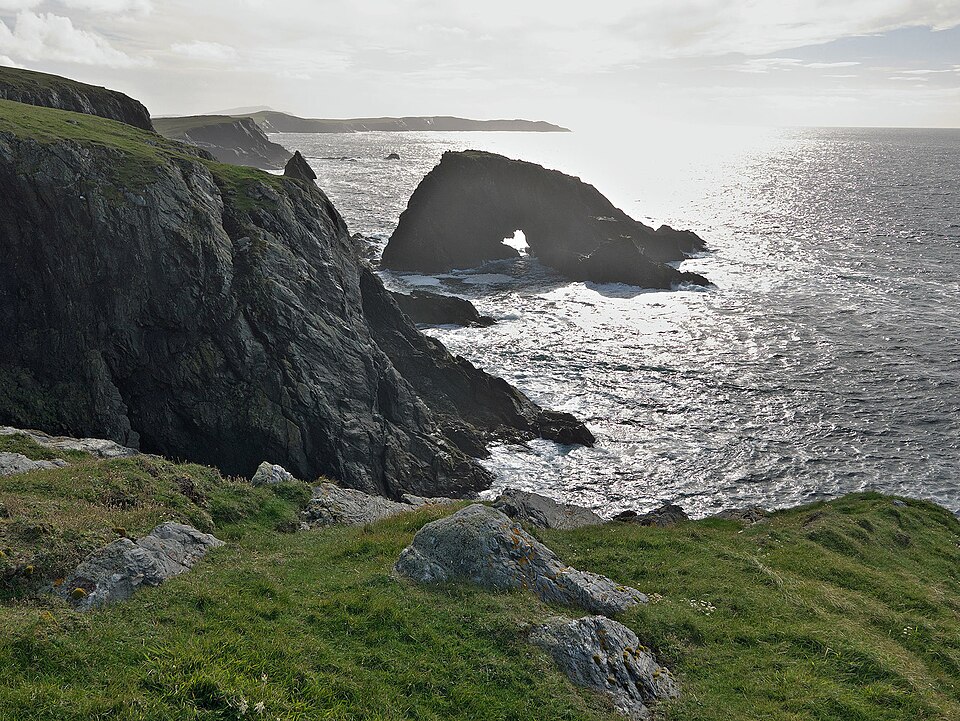 Stack of Sandwick, Burra, Shetland geograph.org.uk 5132867