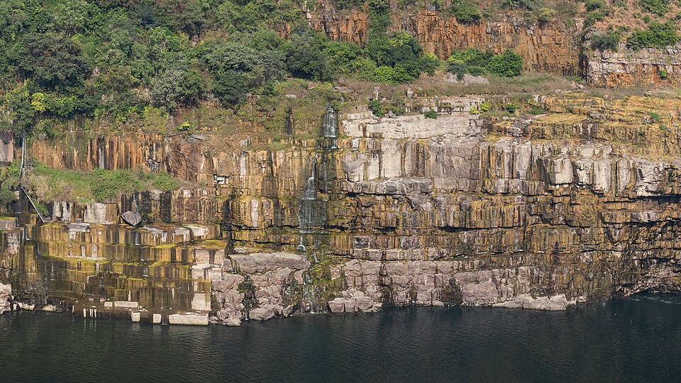 Rock formations on the Telanagana side of Srisailam Dam