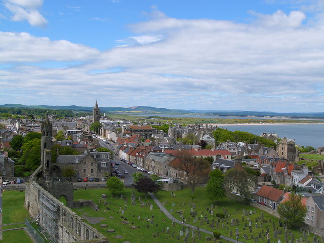 St Andrews from Regulus tower geograph.org.uk 254003