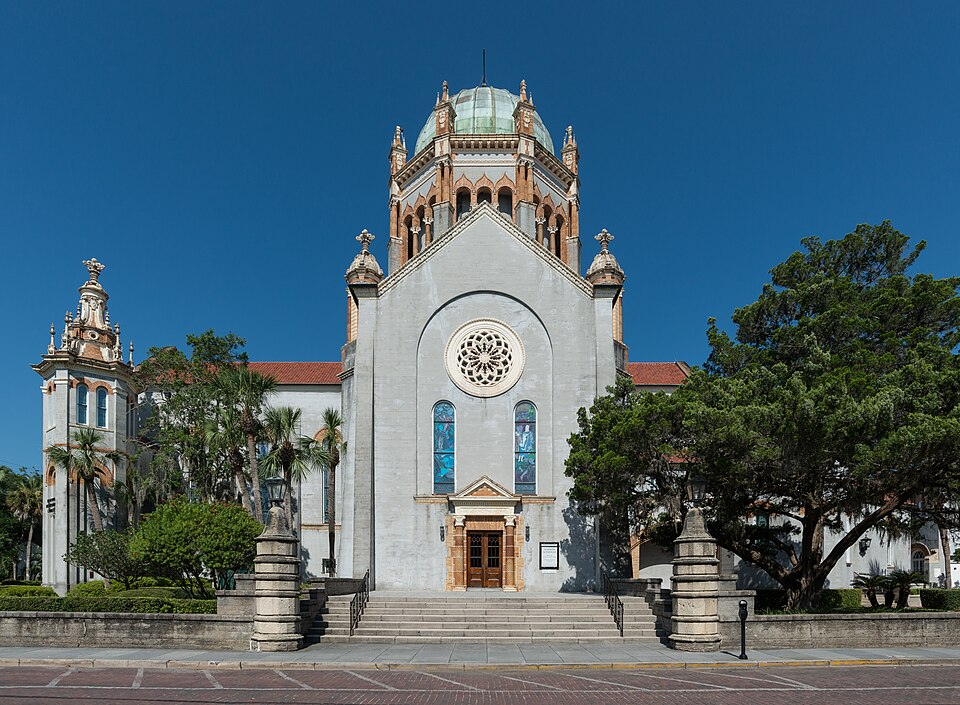 Memorial Presbyterian Church, St. Augustine FL, East view 20160707 1