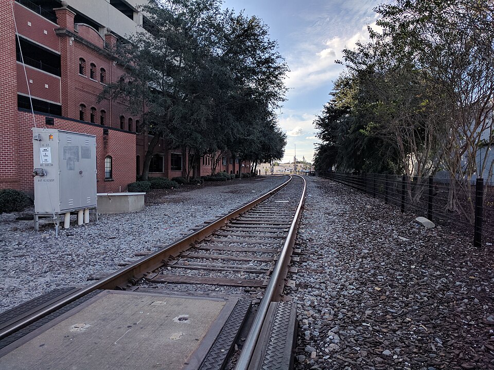 Level crossing at N 16th St Ybor City, looking west.gk
