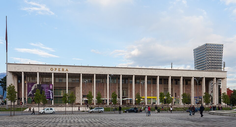 Palacio de Cultura, Tirana, Albania, 2014 04 17, DD 11
