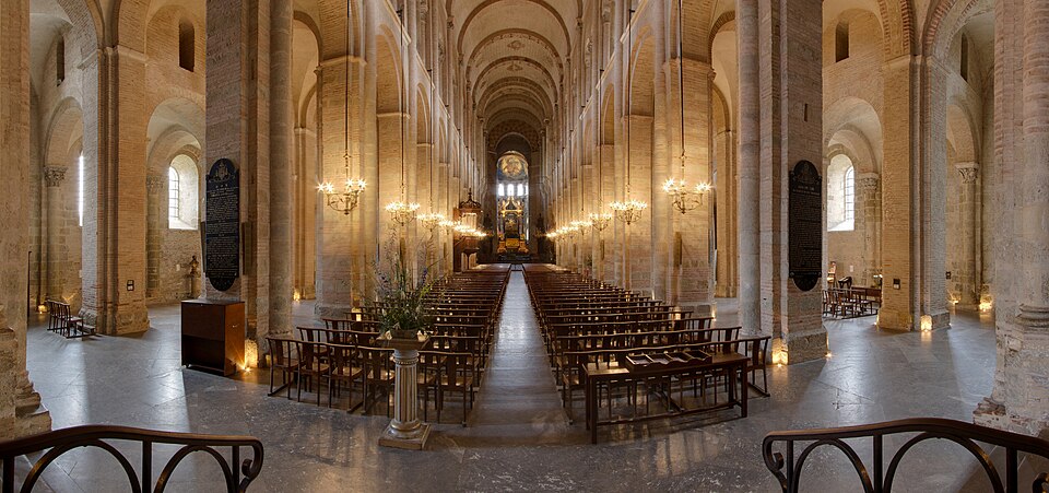 Nave of Basilica Saint Sernin 2012 08 24