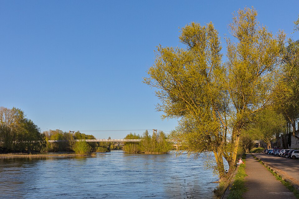 Tours Quais de Loire 1