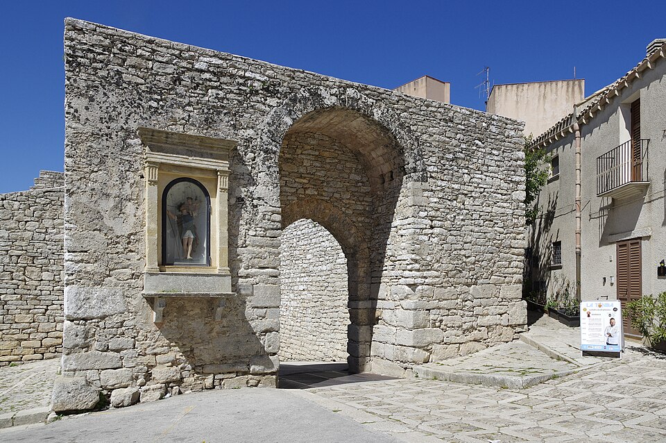 Erice Porta Trapani BW 2025 04 30 10 59 27