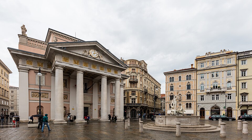 Plaza de la Bolsa, Trieste, Italia, 2017 04 15, DD 18