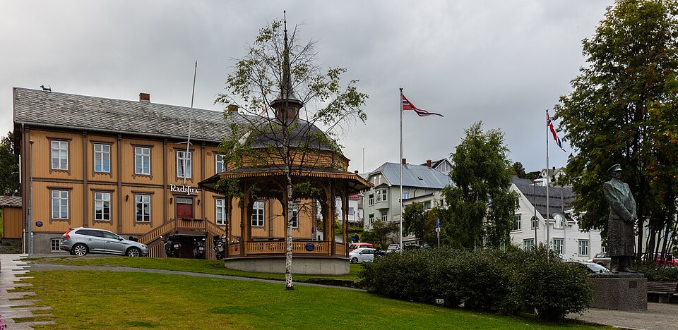 Antiguo ayuntamiento, Tromsø, Noruega, 2019 09 04, DD 70