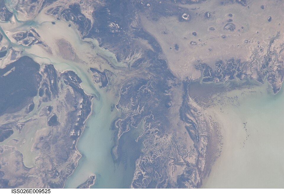 ISS026 E 9525 View of the Turks and Caicos Islands