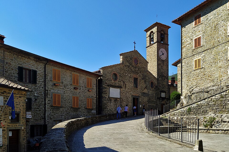 Raggiolo main street (Tuscany)