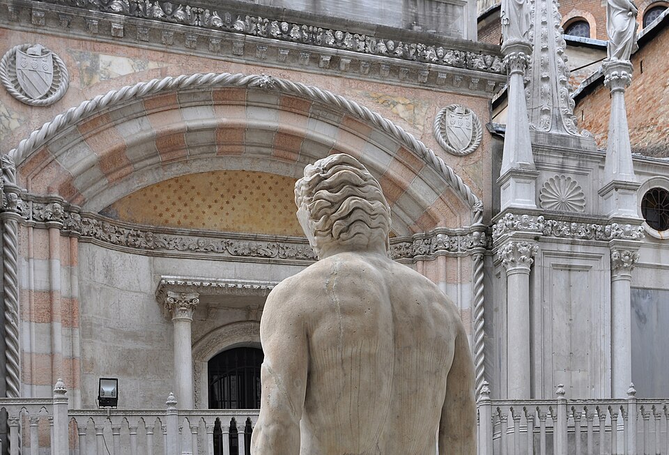 Courtyard of the Doge's Palace (Venice) 001
